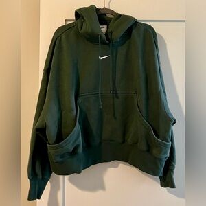 Nike Women's Sportswear Phoenix Fleece Oversized Pullover Hoodie Green